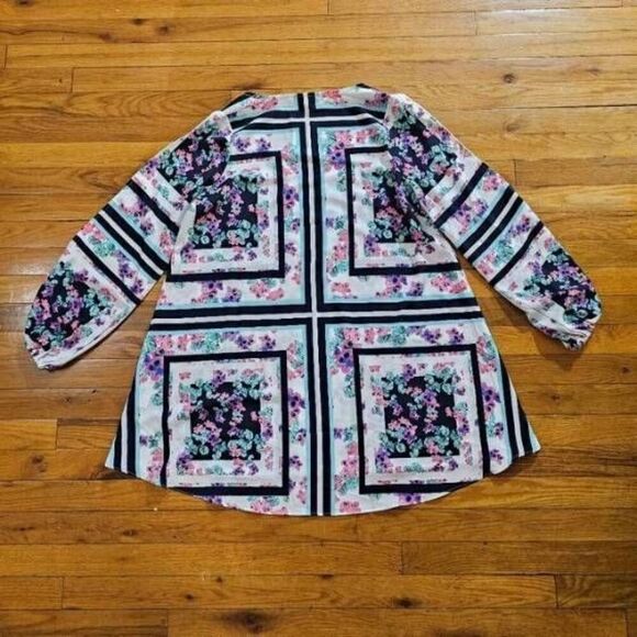 Lovers and Friends Mini Dress Size Medium Scarf Print - Picture 5 of 8